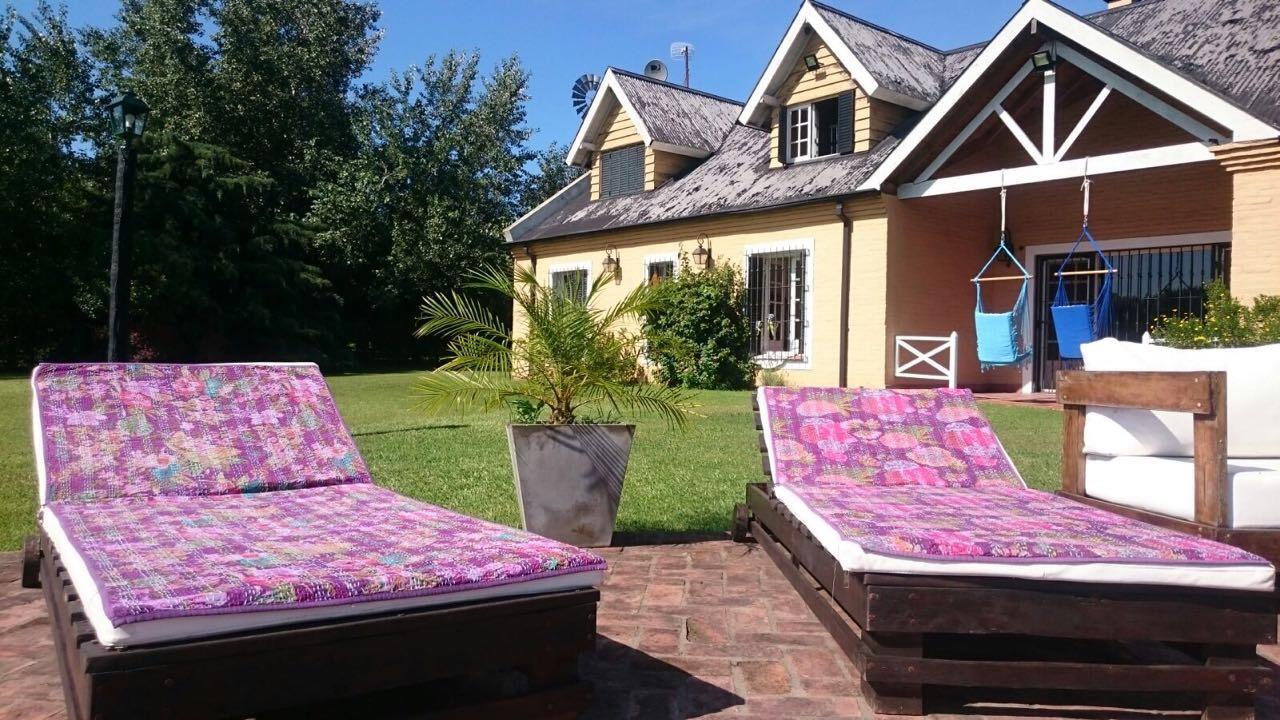 The Polo House Bed & Breakfast ปีลาร์ ภายนอก รูปภาพ